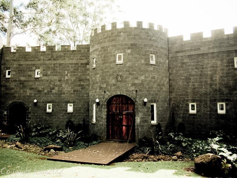 The Castle On Tamborine Hotel Tamborine Mountain Exterior photo
